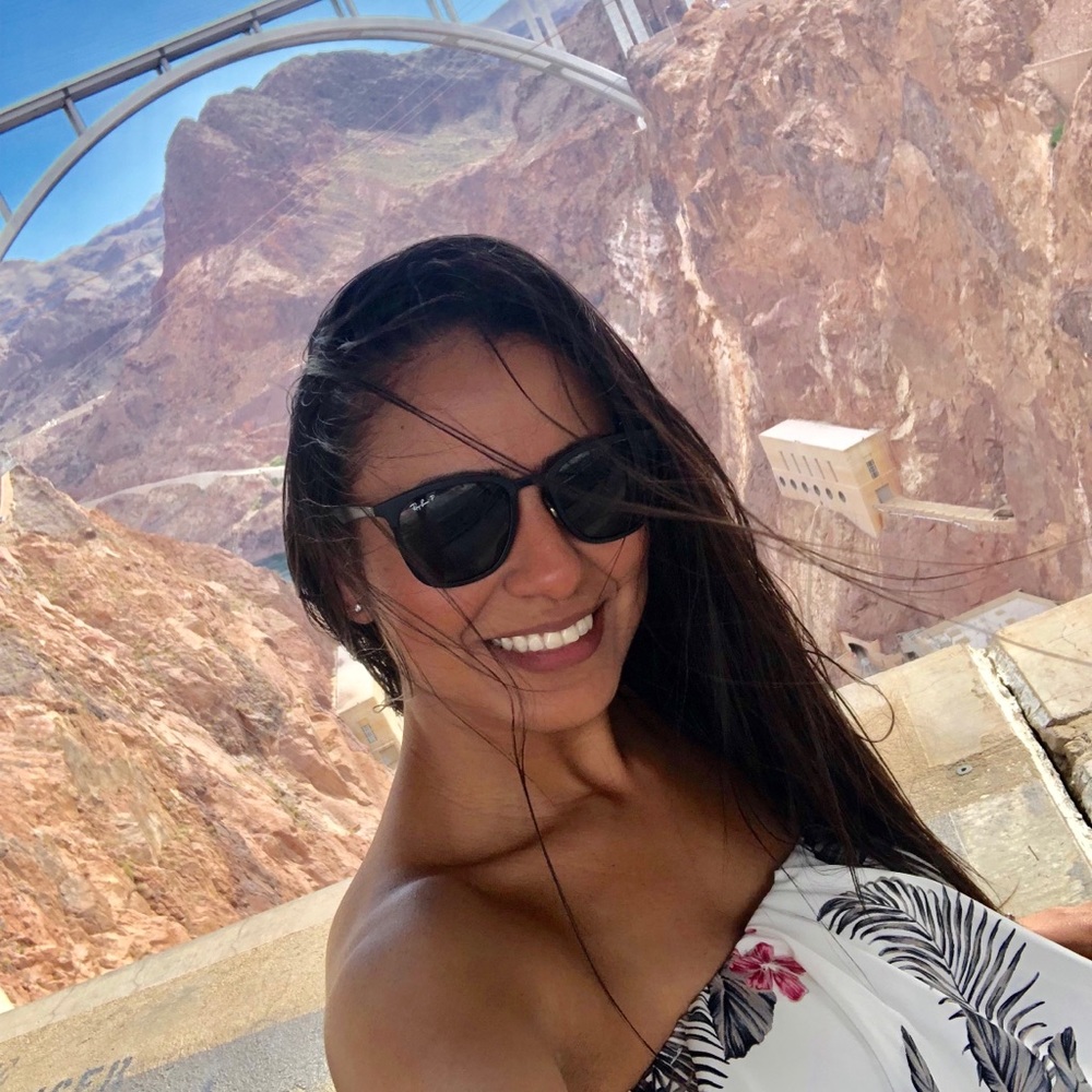 Meet your Posher, Daniela